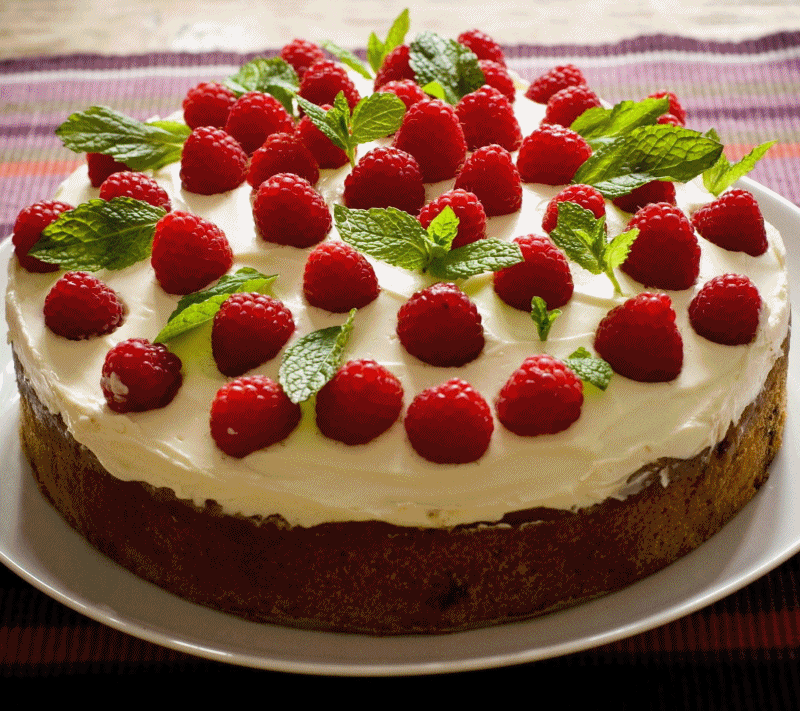 Kıbrıs Çikolatalı Drajeli yaş pasta doğum günü pasta siparişi